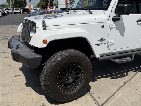 Used 2015 Jeep Wrangler Unlimited Sport AWD/4WD image 10