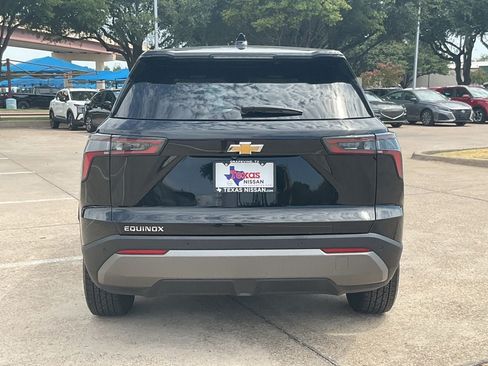 Used 2025 Chevrolet Equinox LT FWD image 4