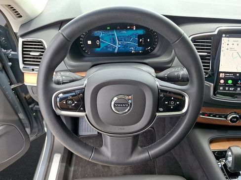 Used 2023 Volvo XC90 B6 Plus AWD/4WD image 22