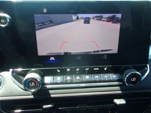 Used 2024 Chevrolet Colorado LT w/ LT Convenience Package II AWD/4WD image 21