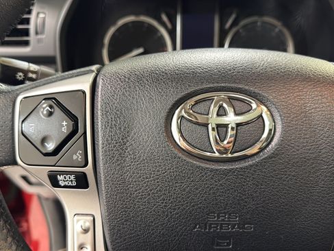 Used 2022 Toyota 4Runner Limited AWD/4WD image 13