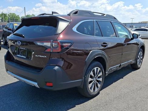 Used 2025 Subaru Outback Limited AWD/4WD image 7
