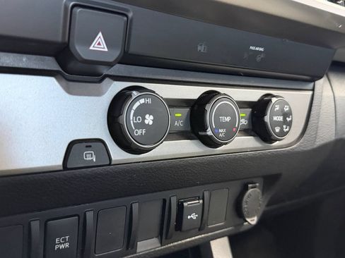 Used 2022 Toyota Tacoma SR5 w/ SR5 Appearance Package (SM) RWD image 19