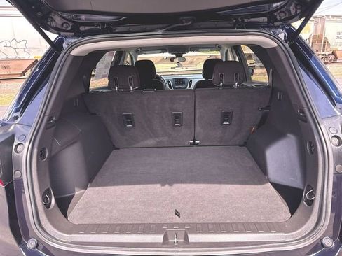 Used 2020 Chevrolet Equinox LS w/ LS Convenience Package image 24