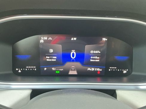 New 2025 Volkswagen Taos SE image 18