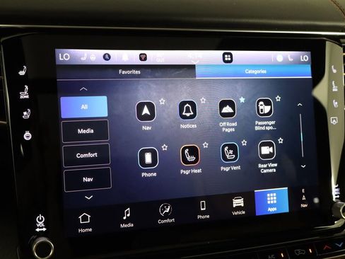 Used 2025 Jeep Grand Wagoneer L Series III w/ Rear Seat Video Group 1 AWD/4WD image 44
