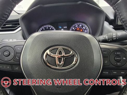 Used 2020 Toyota RAV4 XLE w/ XLE Grade Weather Package AWD/4WD image 19