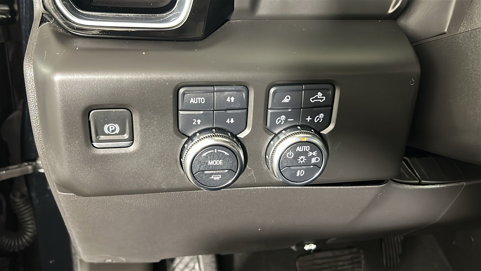 Used 2025 GMC Sierra 1500 Denali AWD/4WD image 23