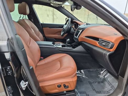 Used 2018 Maserati Levante AWD/4WD image 21