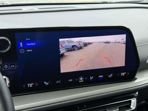 Used 2025 Chevrolet Traverse LT AWD/4WD image 26