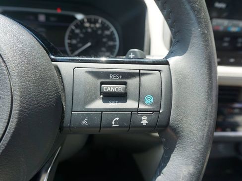 Used 2023 Nissan Rogue SL w/ SL Premium Package FWD image 9