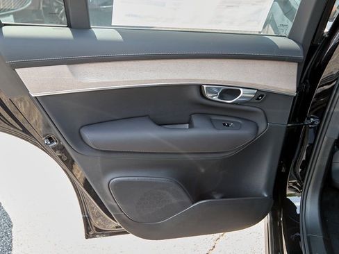 New 2026 Volvo XC90 B6 Plus w/ Protection Package image 15