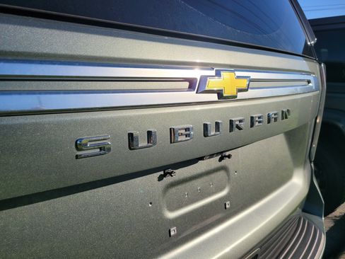 Used 2024 Chevrolet Suburban High Country AWD/4WD image 7