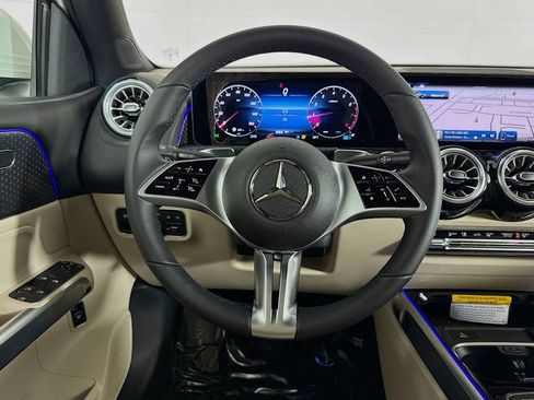 New 2025 Mercedes-Benz GLB 250 image 4