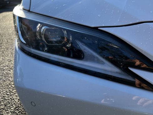 Certified 2024 Lexus ES 350 F Sport w/ Accessory Package (Z2) FWD image 12