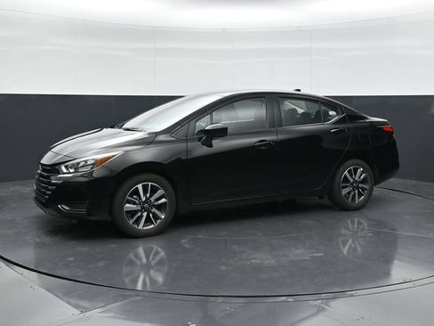 Used 2025 Nissan Versa SV FWD image 6