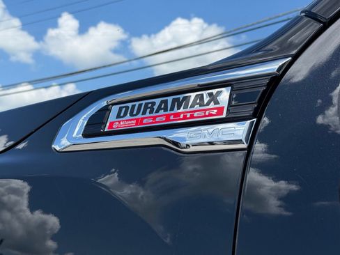 Used 2021 GMC Sierra 2500 Denali w/ Denali Black Diamond Edition AWD/4WD image 7