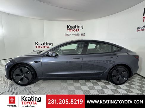 Used 2023 Tesla Model 3 Standard Range image 8