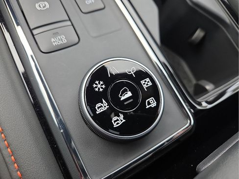 New 2026 Nissan Pathfinder SV image 21