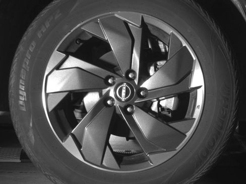 Used 2025 Nissan Rogue SV AWD/4WD image 16