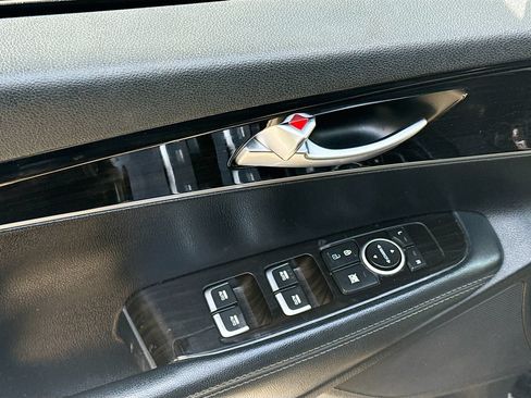 Used 2019 Kia Sorento FWD image 18