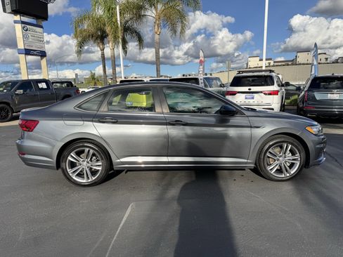 Used 2021 Volkswagen Jetta R-Line image 11