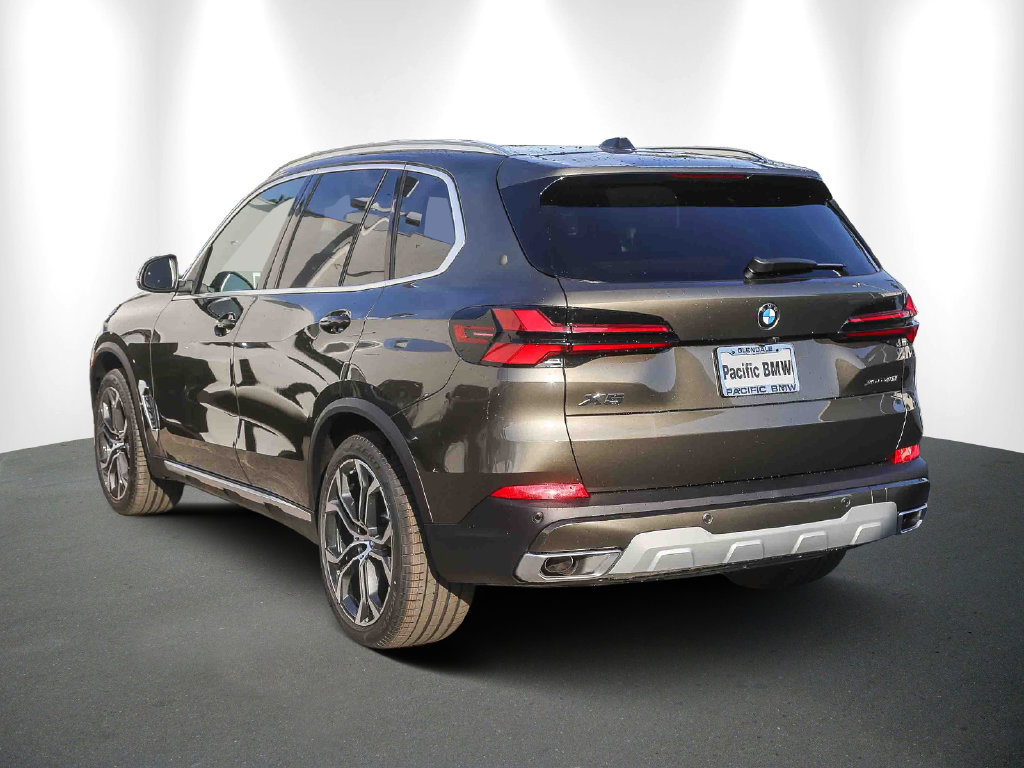 Used 2026 BMW X5 xDrive40i w/ Premium Package AWD/4WD image 4