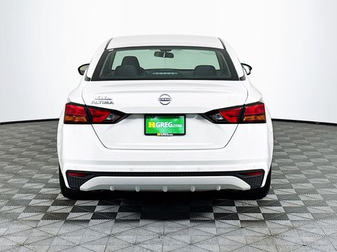 Used 2024 Nissan Altima 2.5 S FWD image 8