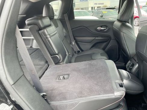 Used 2016 Jeep Cherokee Trailhawk w/ Comfort/Convenience Group image 17