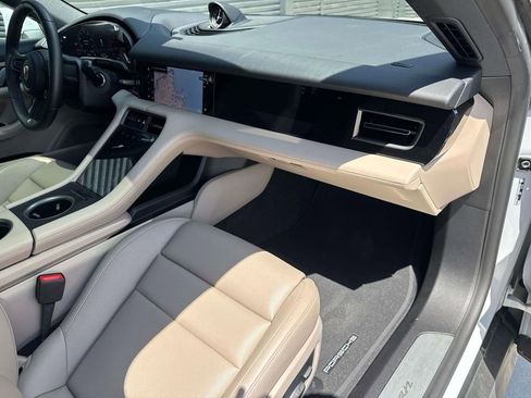Used 2025 Porsche Taycan RWD image 17