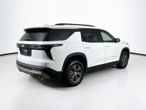 Used 2026 Chevrolet Traverse LT FWD image 9