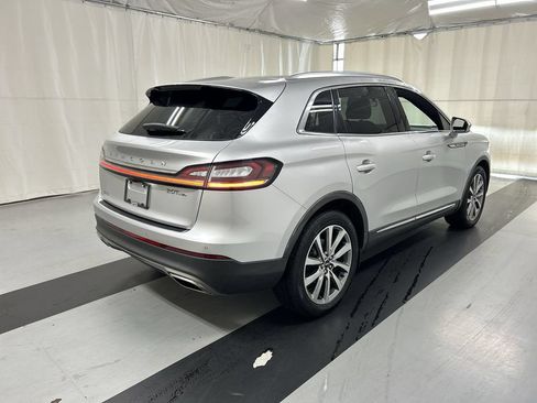 Used 2019 Lincoln Nautilus Select AWD/4WD image 2