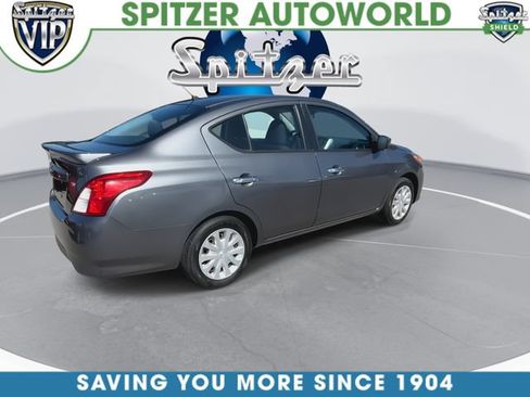 Used 2018 Nissan Versa SV FWD image 9