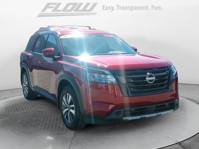 Used 2024 Nissan Pathfinder SL w/ Black Appearance Package