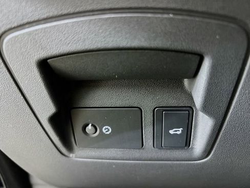 Used 2024 Land Rover Range Rover Velar S image 32