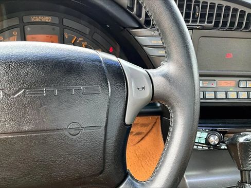 Used 1990 Chevrolet Corvette Coupe RWD image 11