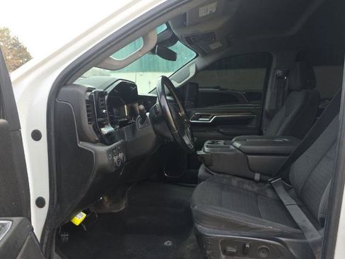 Used 2024 Chevrolet Silverado 2500 LT AWD/4WD image 5
