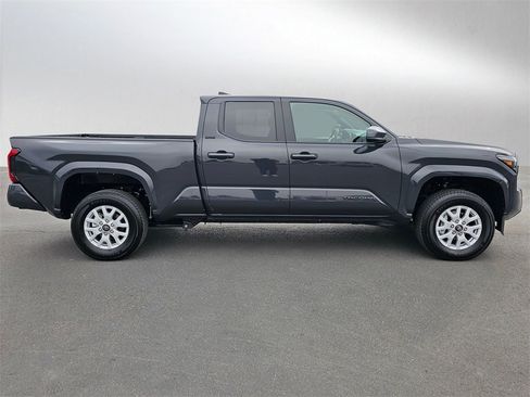 Used 2025 Toyota Tacoma SR5 image 6