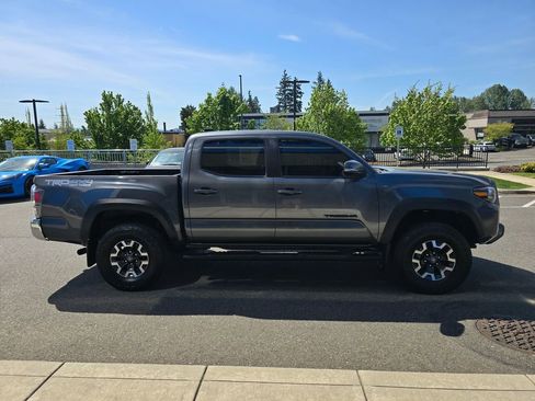 Used 2023 Toyota Tacoma TRD Off-Road AWD/4WD image 6