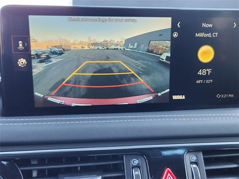 Used 2023 Genesis G70 2.0T image 13