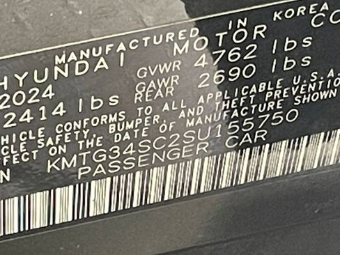 Used 2025 Genesis G70 2.5T image 30