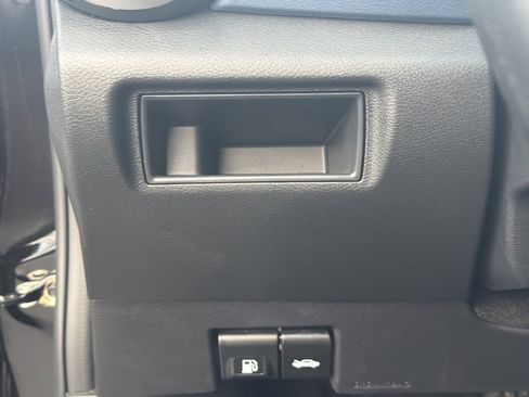 Used 2025 Nissan Versa SV w/ Trunk Package image 21