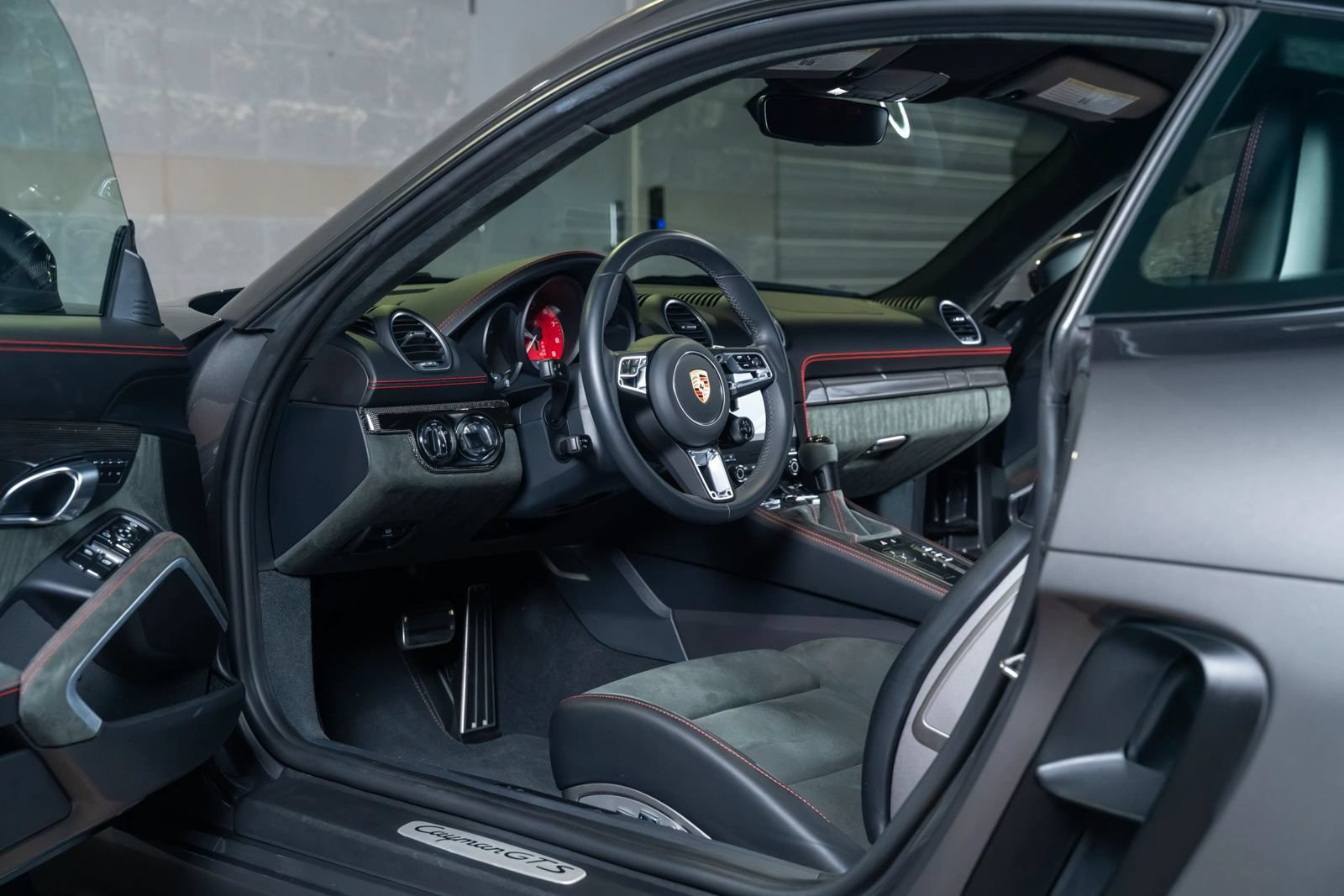 Used 2024 Porsche 718 Cayman GTS RWD image 12