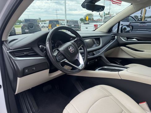 Used 2022 Buick Enclave Essence w/ Experience Buick Package FWD image 18