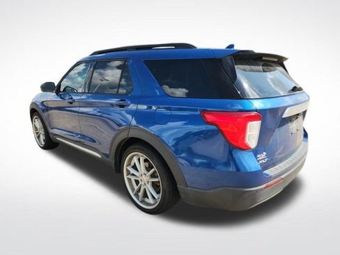 Used 2020 Ford Explorer XLT w/ Equipment Group 202A AWD/4WD image 6
