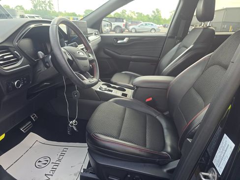 Used 2024 Ford Escape ST-Line w/ Tech Pack #1 AWD/4WD image 10