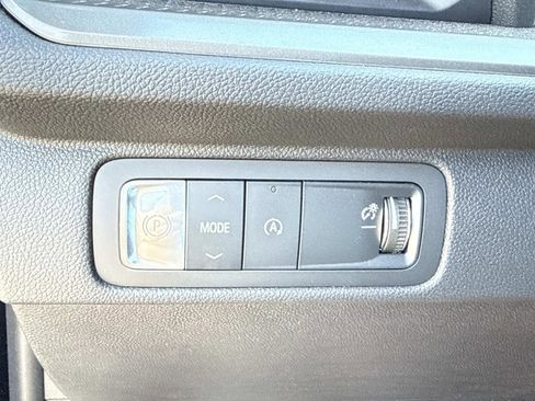 Used 2026 Chevrolet Traverse LT w/ Midnight/Sport Edition FWD image 30
