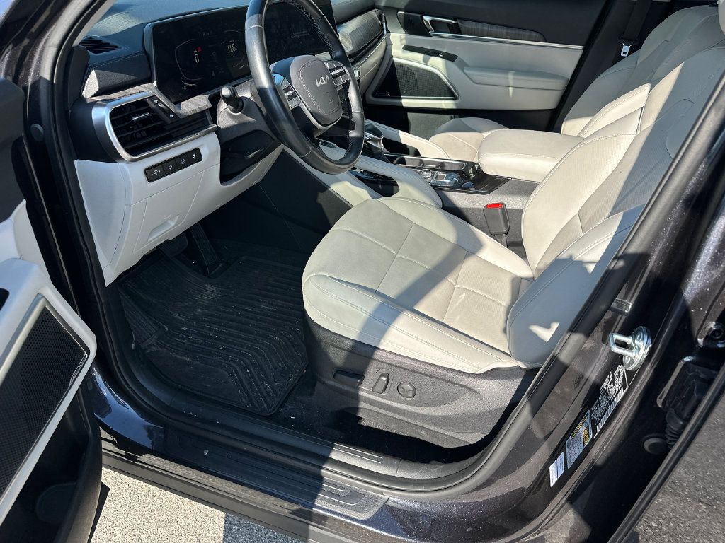 Certified 2025 Kia Telluride EX w/ EX Captain's Chair Package AWD/4WD image 9