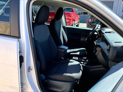 Used 2023 Ford Maverick XL image 9