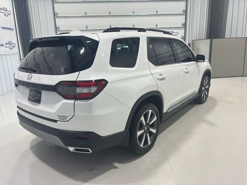Used 2025 Honda Pilot Touring image 6
